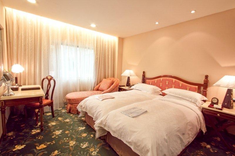 Royal Seasons Hotel Beitou Taipei Exterior photo
