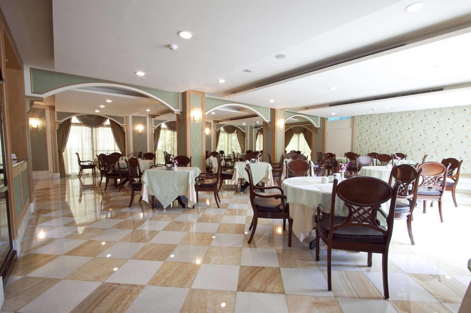 Royal Seasons Hotel Beitou Taipei Exterior photo