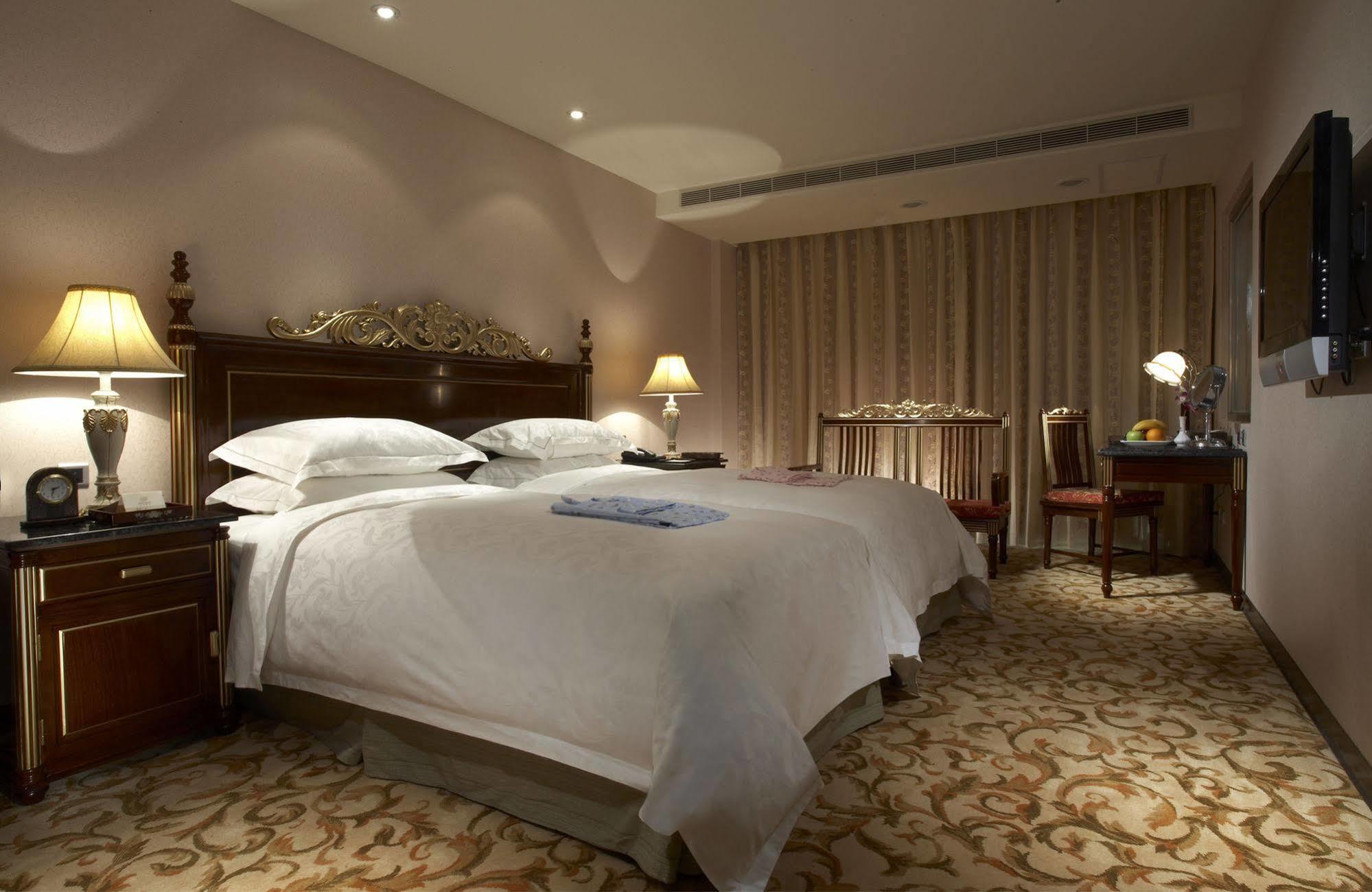 Royal Seasons Hotel Beitou Taipei Exterior photo