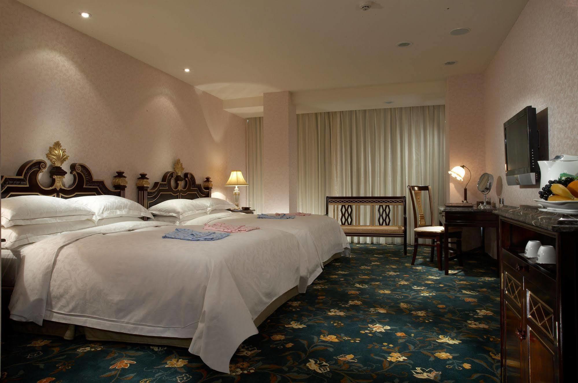 Royal Seasons Hotel Beitou Taipei Exterior photo